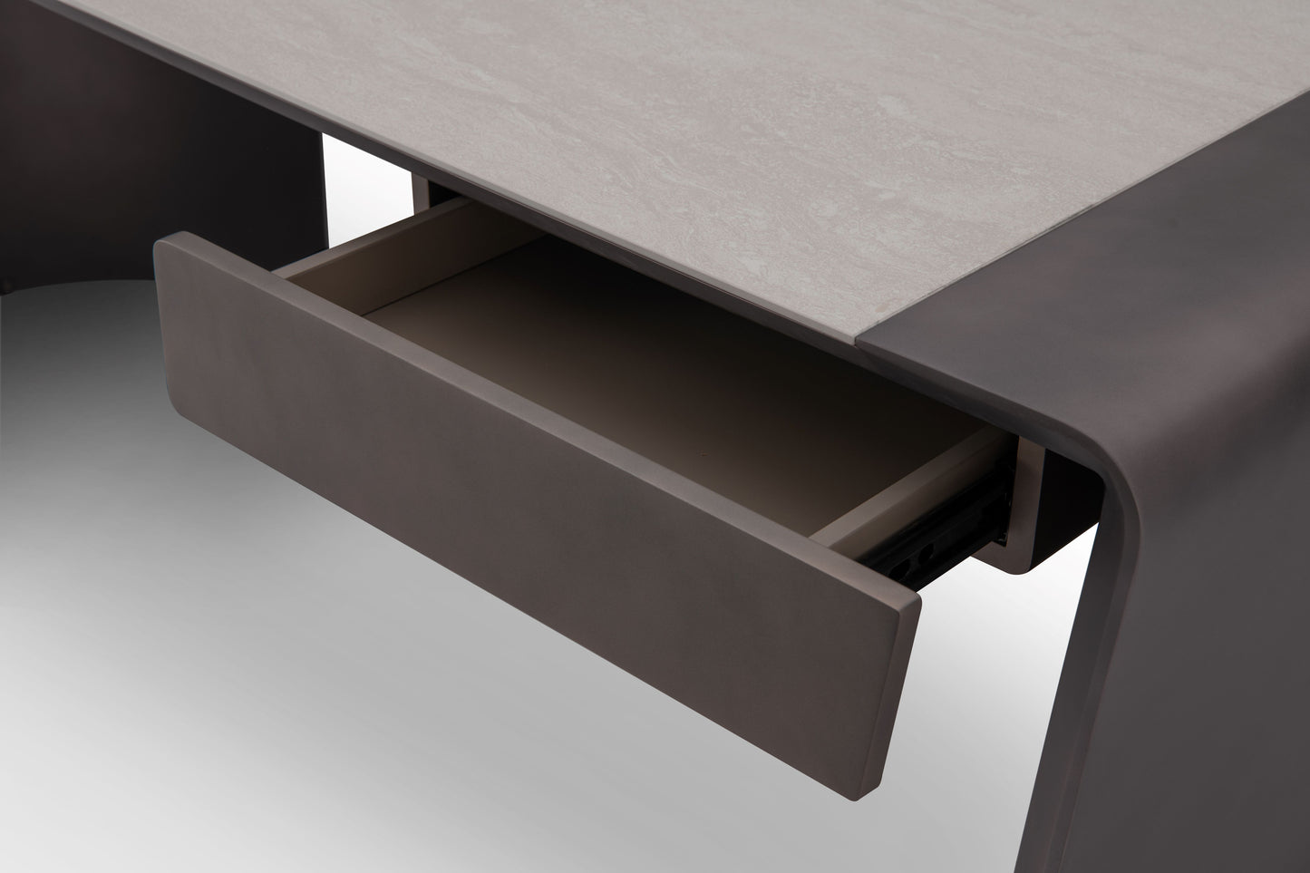 Bologna Desk
