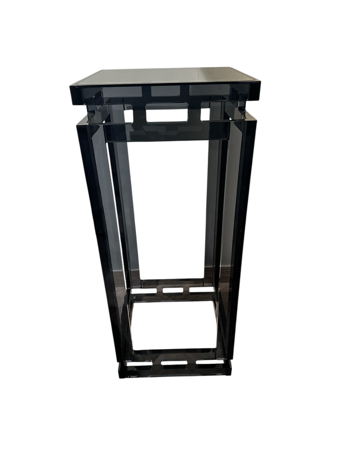 Nero Smokey Perspex Podiums