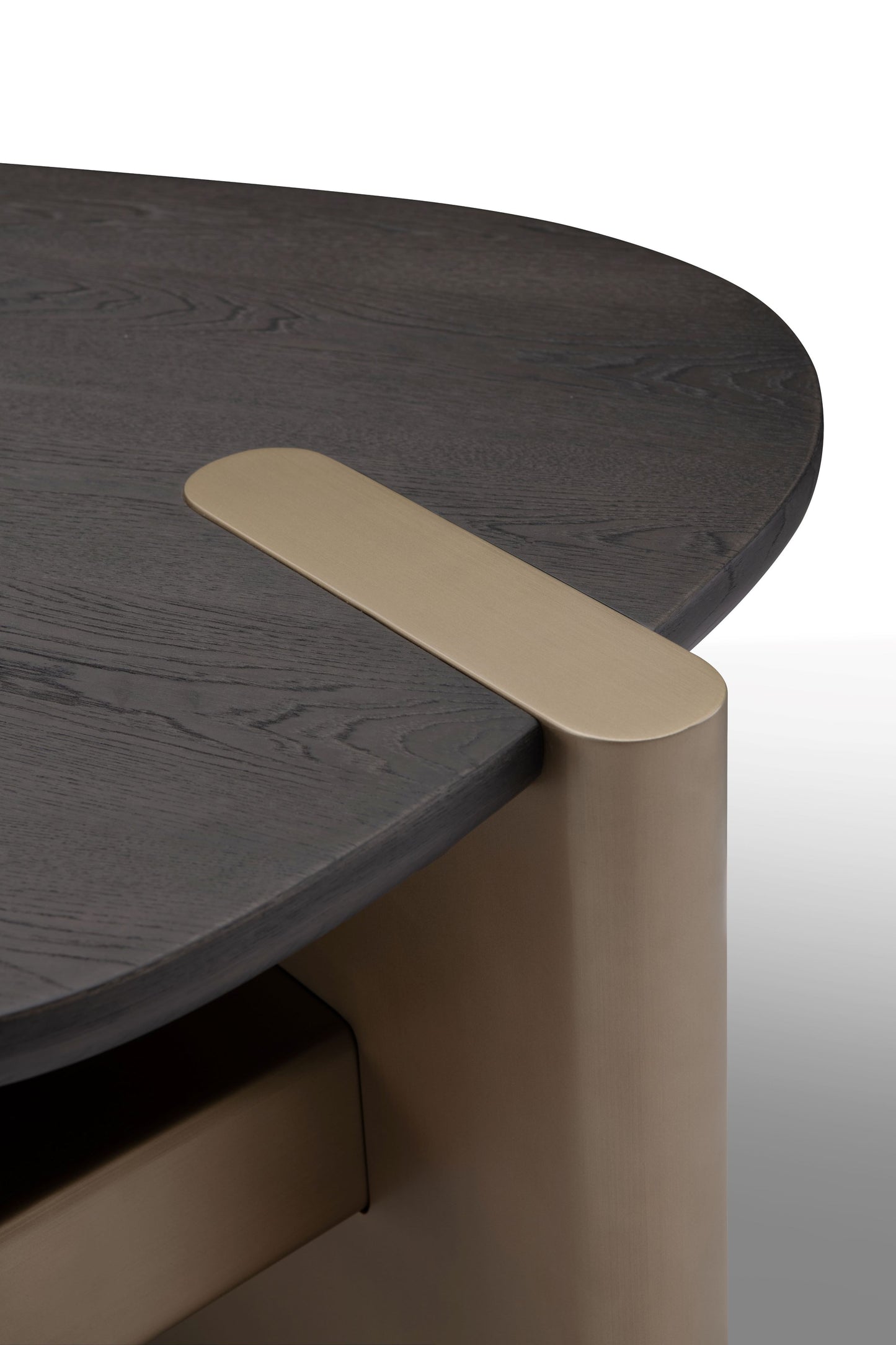 Milan Desk